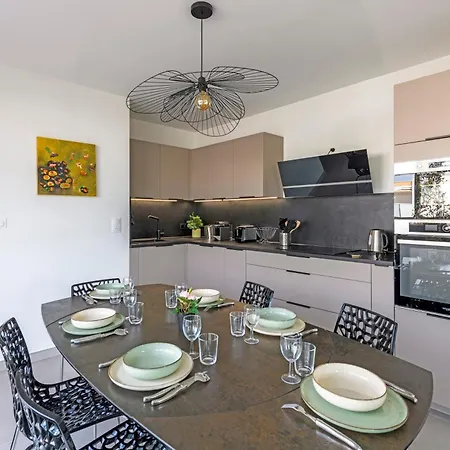 Apartamento Le Joyau Nimois - Grande Terrasse Avec Parking Nimes